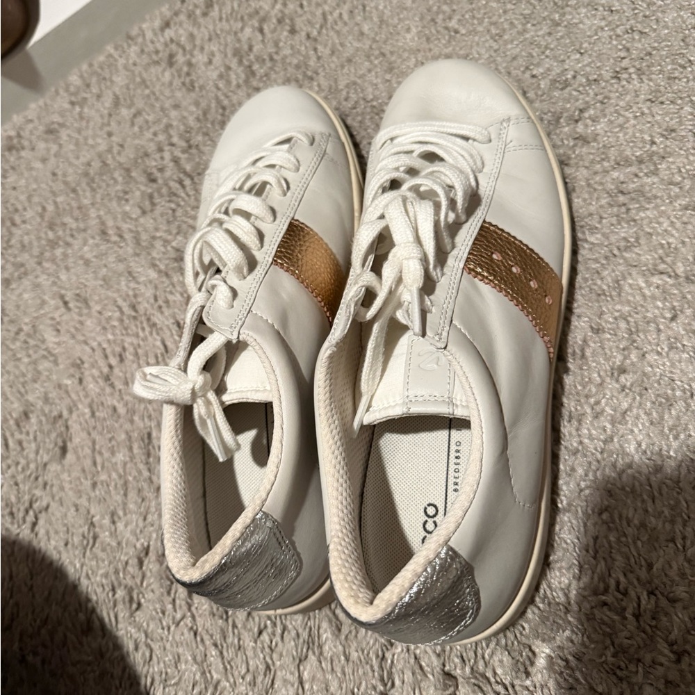 Ecco White Sneakers with Metallic Accents